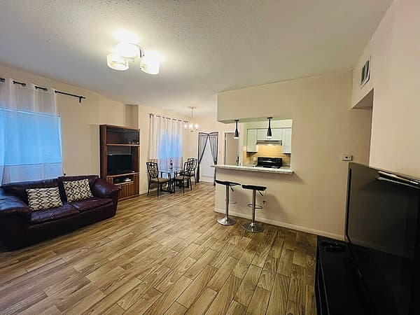 近TMC(Richmond Manor)2B2B寻室友